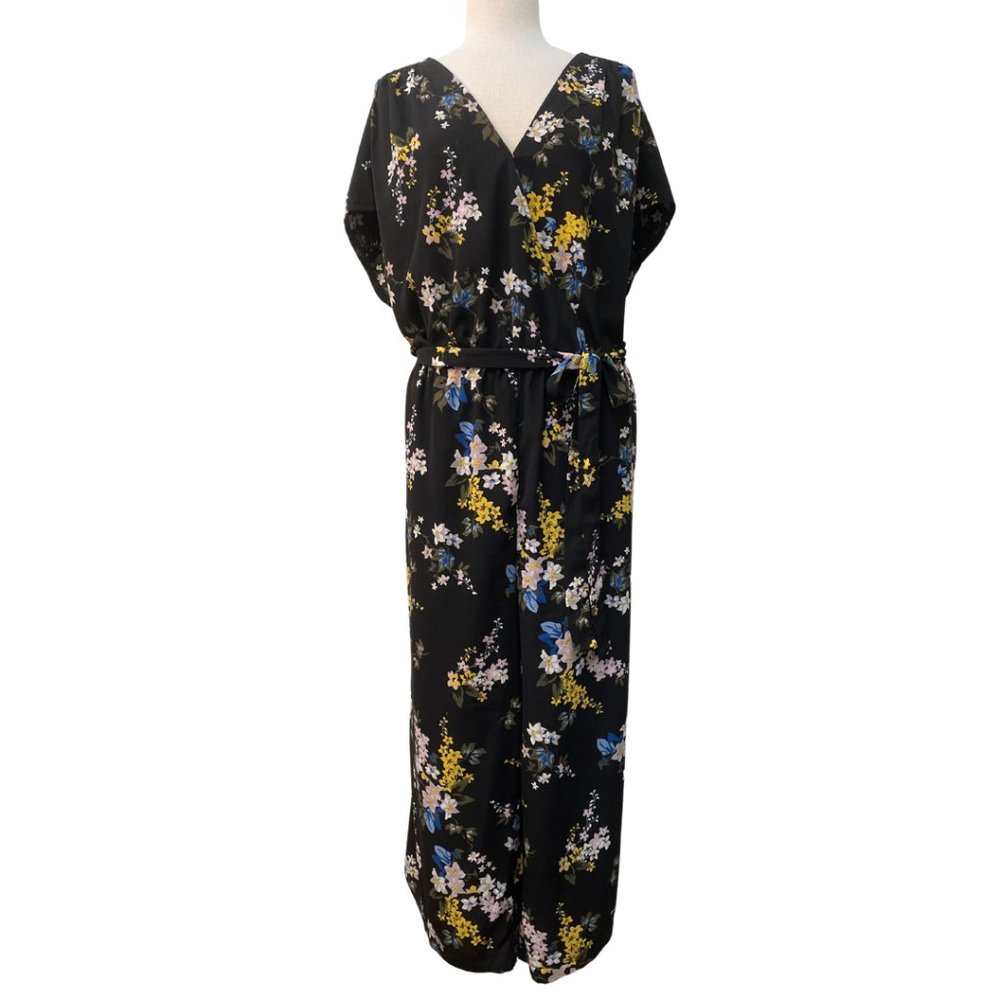 Dex Shortsleeve Wrap Floral Jumpsuit Size: 3X